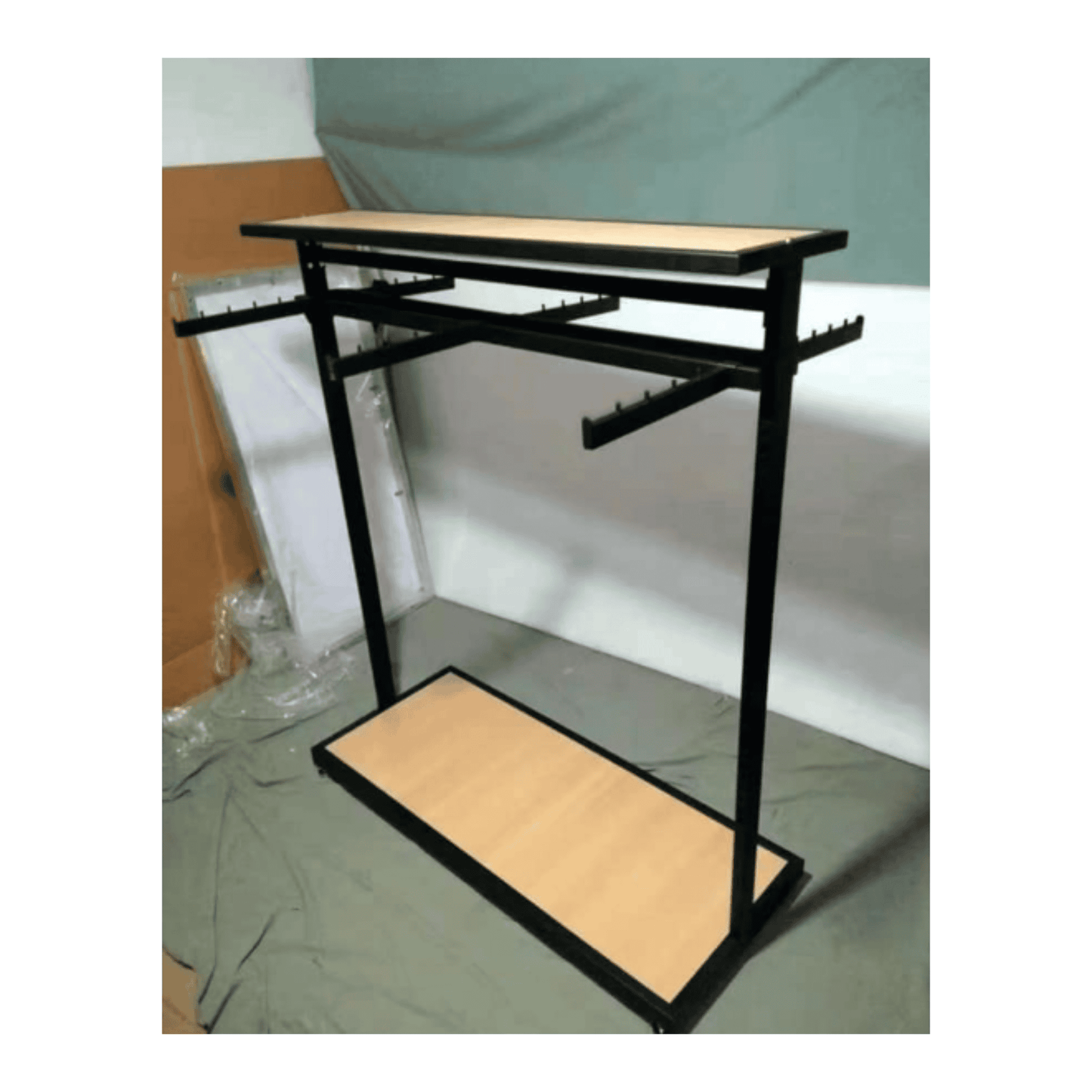 Perchero de Ropa Exhibidor Metal con ganchos