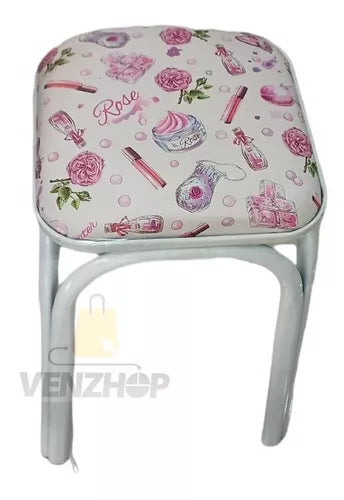 Piso Taburete De 4 Patas Con Figuras De Cosméticos