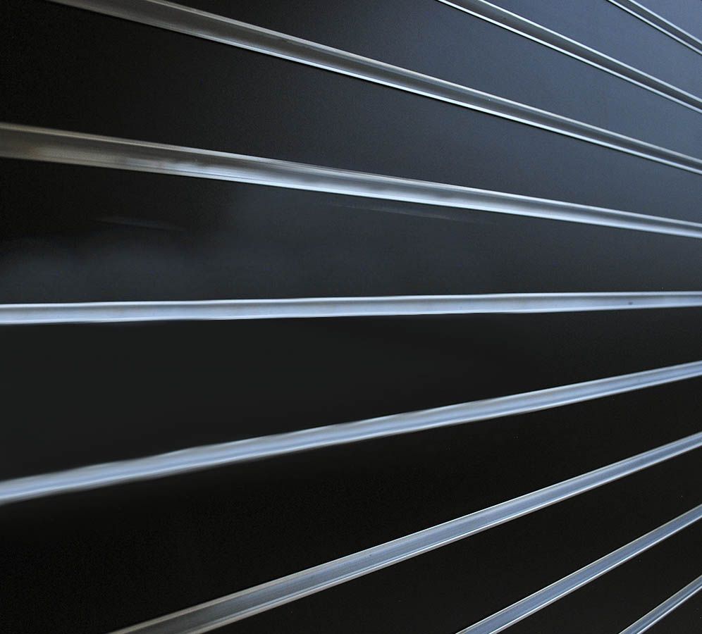 Panel Ranurado negro Con Platinas De Aluminio 120cm X 120cm Venzhop
